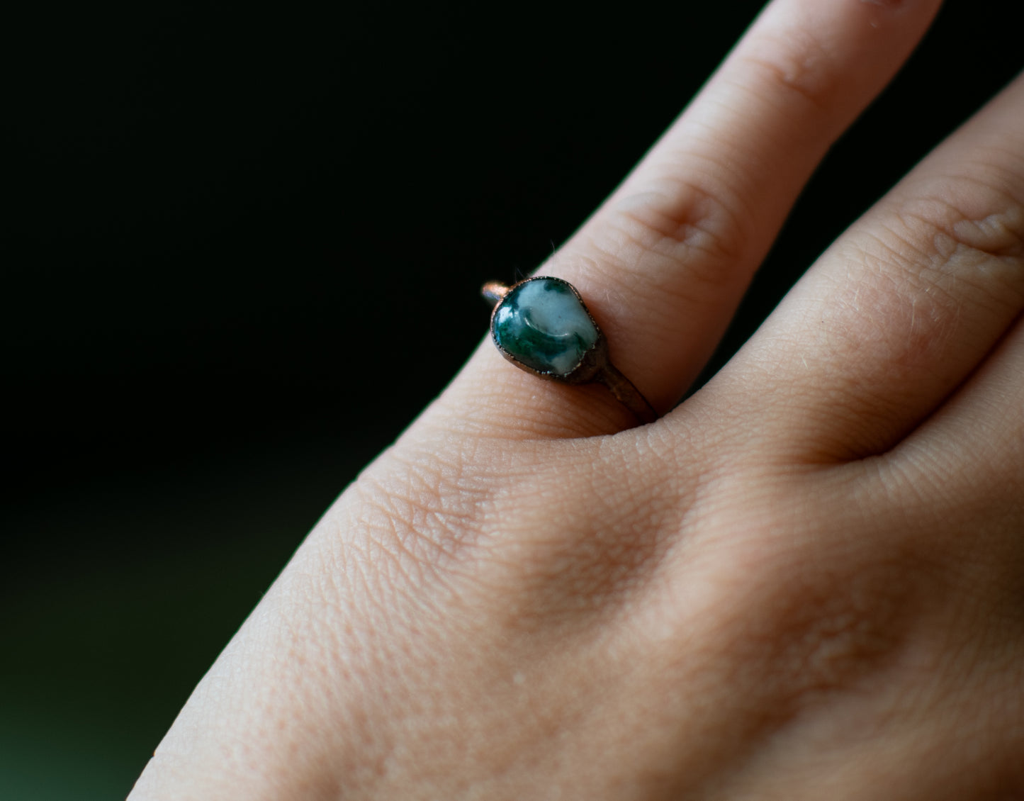 Moss Agate- size 5.5