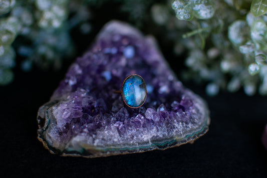 Labradorite- Size 8.5